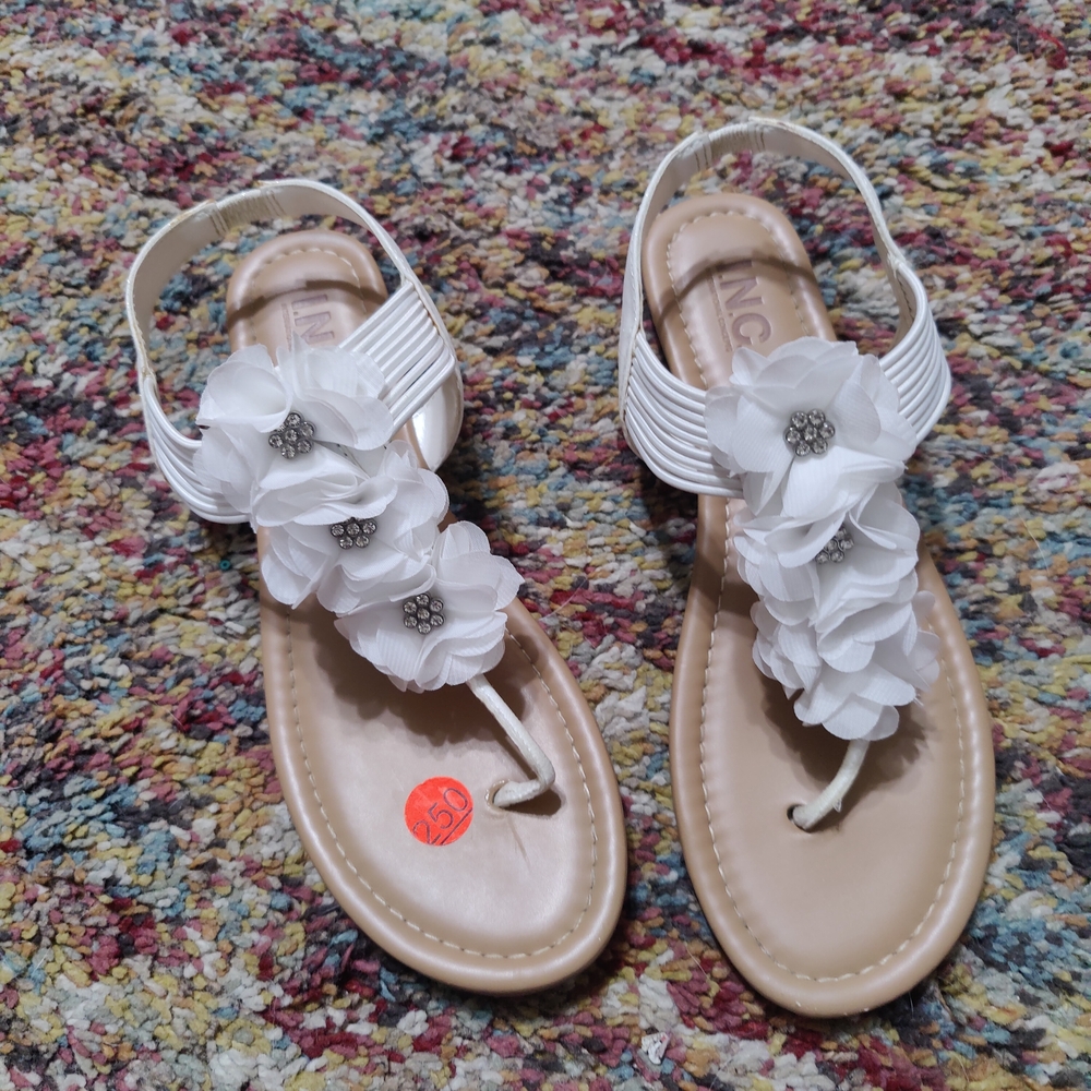 NWOT INC International Concepts White Sandals no box - Picture 7 of 7